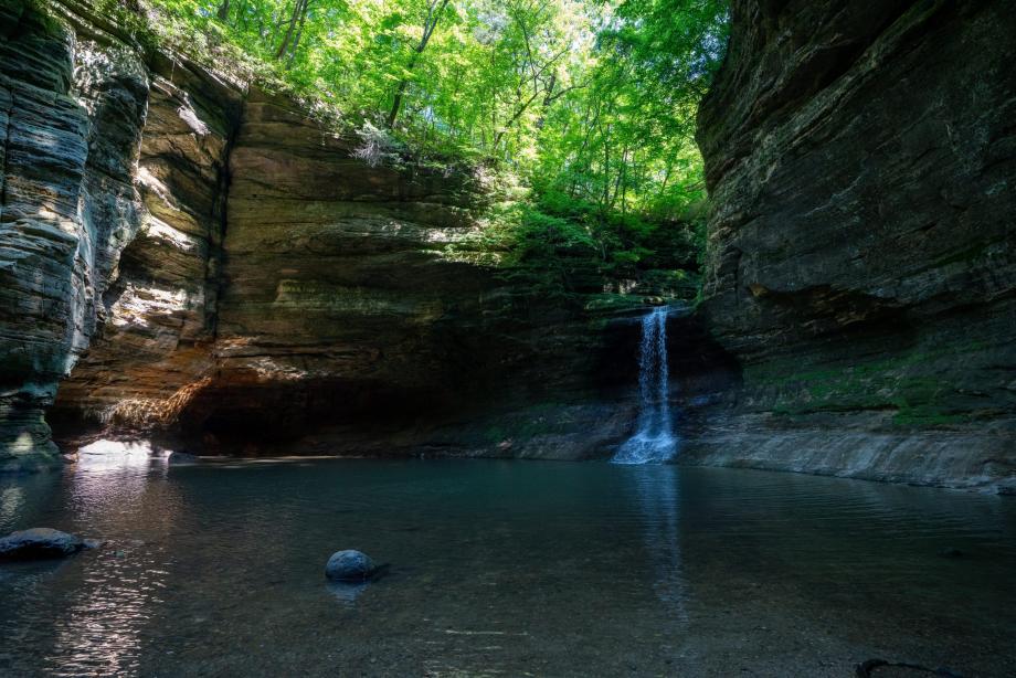 Starved Rock waterfall in starved rock